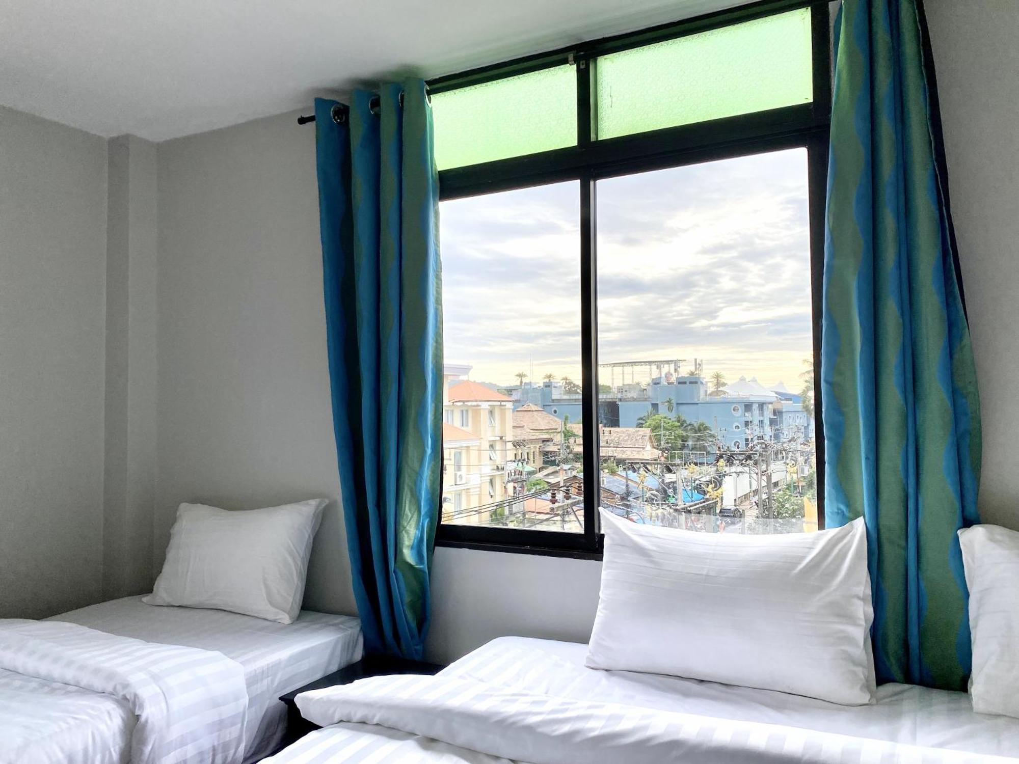 Beachwalk Minotel Patong Exterior foto